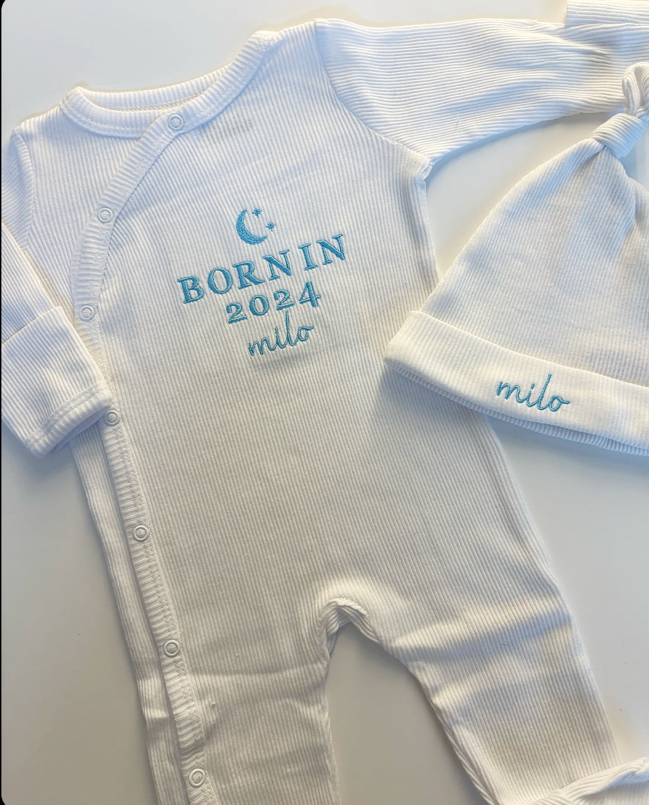 Ribbed embroidered born in 2024 sleepsuit